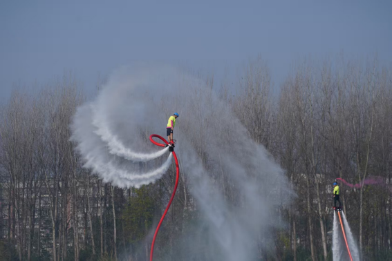 日均客流量破3000人次!雁江水上运动基地春节“火出圈”,水花里沸腾中国年140.png