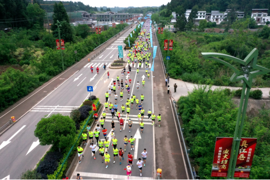 消费提振“乐至答卷”:小城如何玩出大市场?1011.png